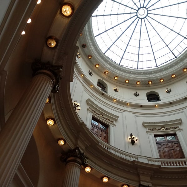 Foto diambil di Centro Cultural Banco do Brasil (CCBB) oleh Rafael F. pada 11/4/2017