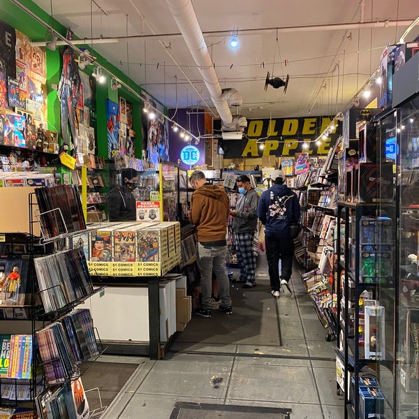 Photo taken at Golden Apple Comics by Shan ♪. on 1/5/2022
