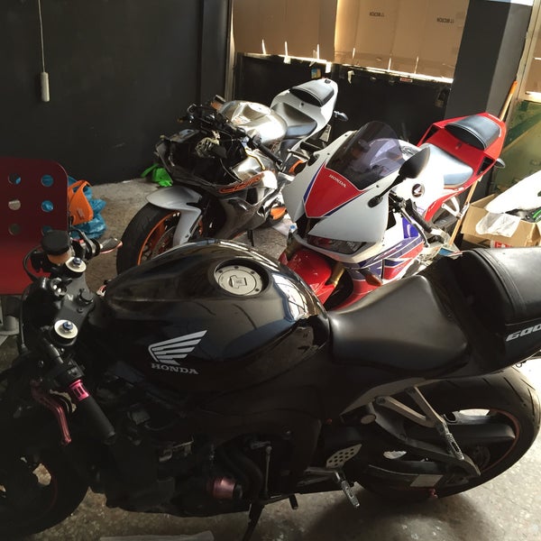 Мотоцикл бмв k1200. Body motor. Мойка мотоцикла. Honda cbr 300. Body motor.
