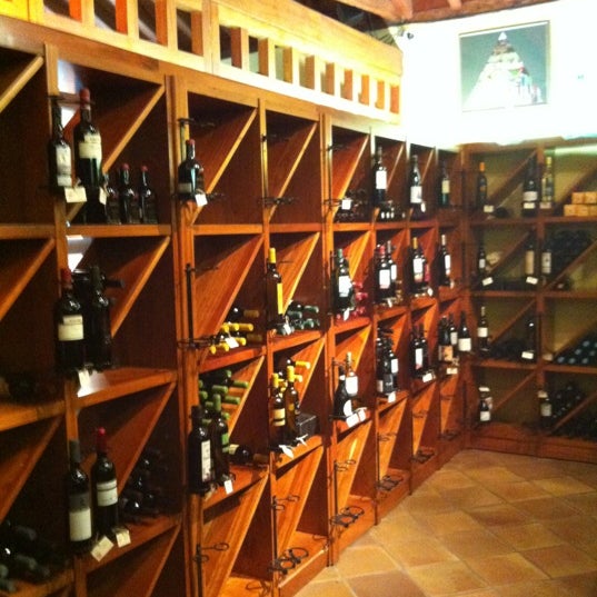 Foto tirada no(a) Casa del Vino La Baranda por Oscar H. em 11/2/2012