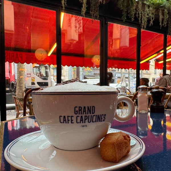 Foto tomada en Le Grand Café Capucines  por Luica M. el 12/15/2023