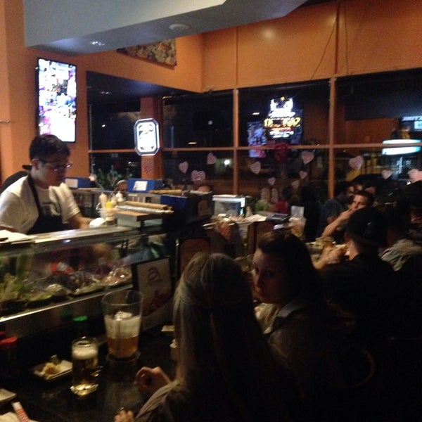 2/9/2014 tarihinde Kimberly M.ziyaretçi tarafından Awesome Sushi'de çekilen fotoğraf