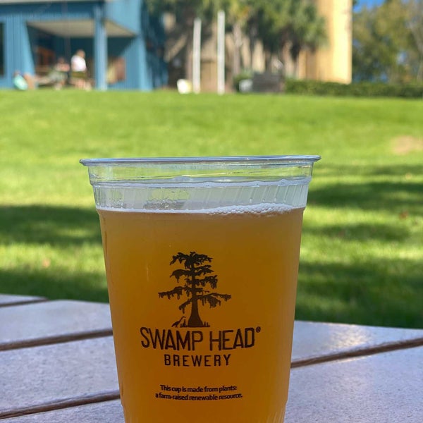 Photo taken at Swamp Head Brewery by Leo L. on 10/31/2020