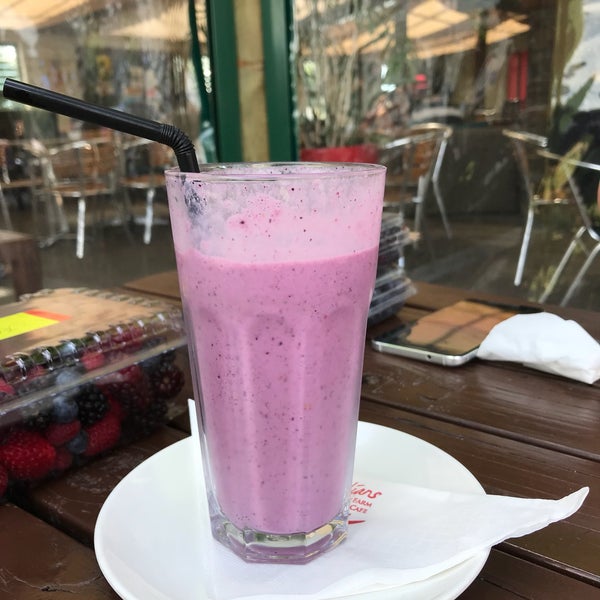 Julians Berry Farm & Cafe Café in Whakatane