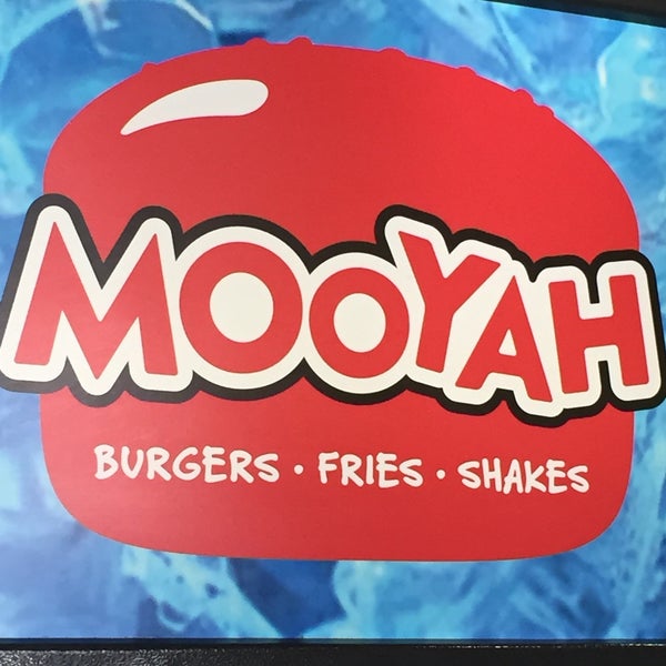 1/16/2015 tarihinde Barbara K.ziyaretçi tarafından MOOYAH Burgers, Fries &amp; Shakes'de çekilen fotoğraf