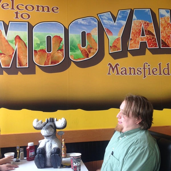 6/20/2014 tarihinde Barbara K.ziyaretçi tarafından MOOYAH Burgers, Fries &amp; Shakes'de çekilen fotoğraf