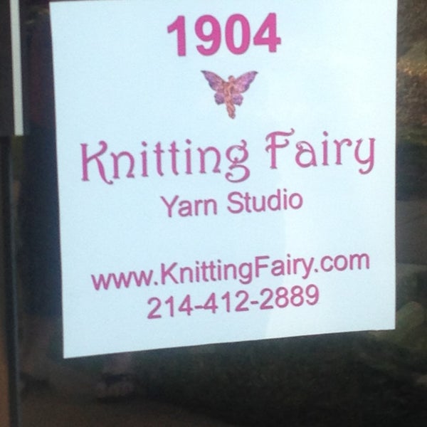 Das Foto wurde bei The Knitting Fairy von Barbara K. am 6/14/2013 aufgenommen