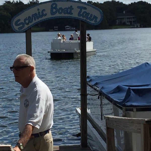 10/7/2015 tarihinde Barbara K.ziyaretçi tarafından Scenic Boat Tour'de çekilen fotoğraf