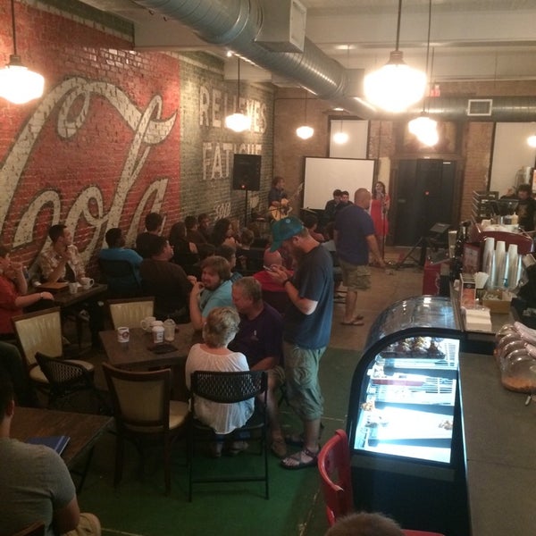 Foto diambil di Standpipe Coffee House oleh Sid R. pada 6/29/2014