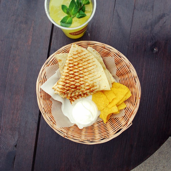 Pani spirit ! Quesadillas & freshly prepared house lemonade :)