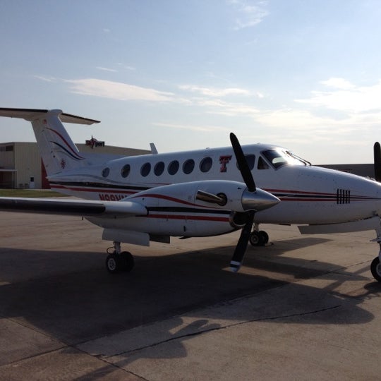 Foto tirada no(a) Redbird Skyport por Cody M. em 9/24/2012