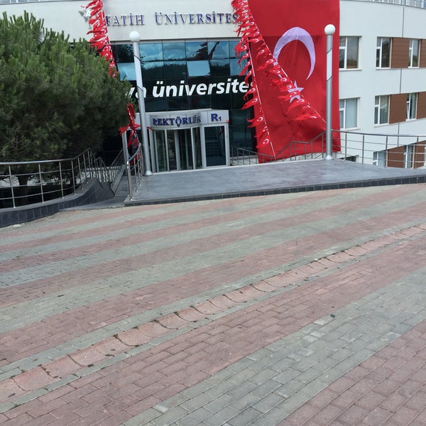 Photo prise au Fatih Üniversitesi par Muhammed Enes E. le7/19/2016