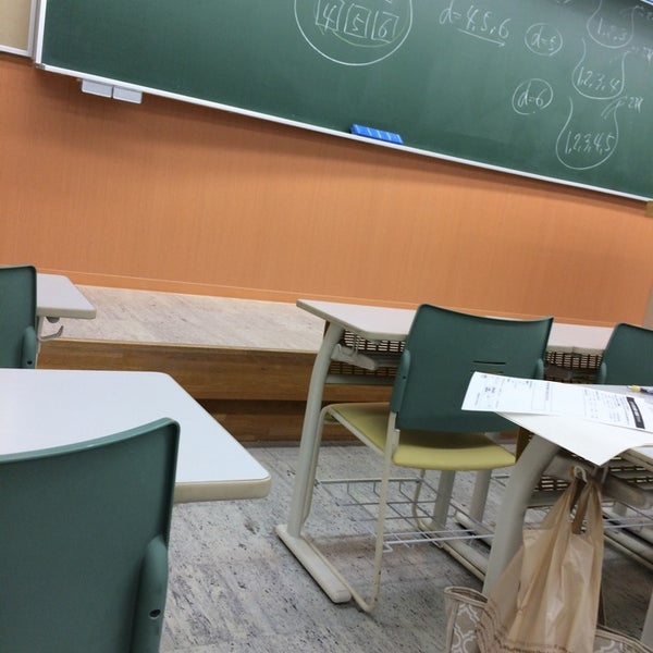 駿台予備学校 上本町校 School In 中央区