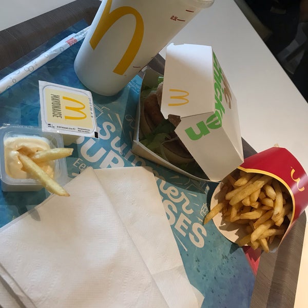 รูปภาพถ่ายที่ McDonald&#39;s โดย N. เมื่อ 8/11/2019