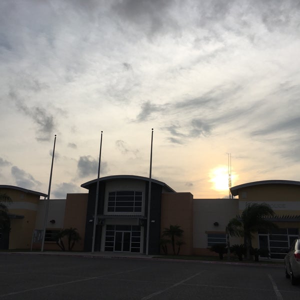 Alton City Hall 203 W Dawes