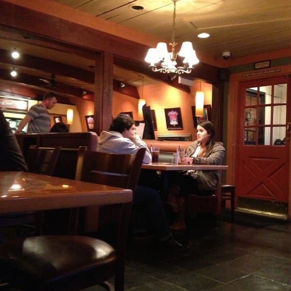Das Foto wurde bei BJ&#39;s Restaurant &amp; Brewhouse von Rayanne T. am 2/20/2013 aufgenommen