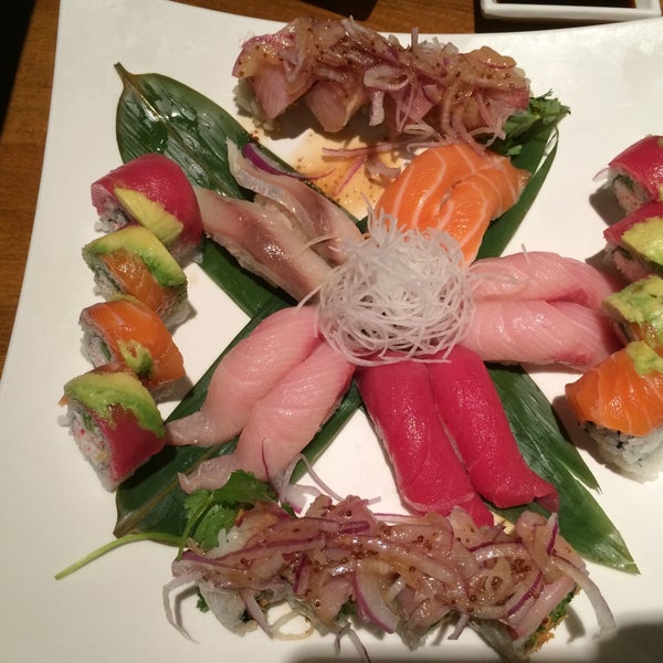 Das Foto wurde bei Sushi Delight von Kirin K. am 6/8/2015 aufgenommen