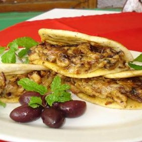 Foto tomada en Restaurant Byblos - Comida y Tacos Arabes  por Moises T. el 9/12/2015
