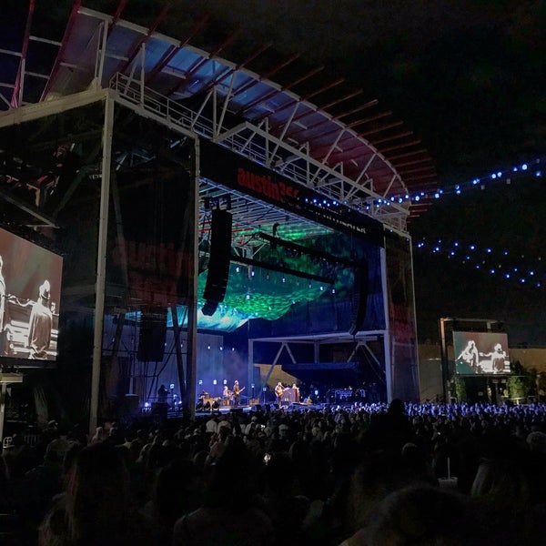 4/26/2018에 Tina G.님이 Austin360 Amphitheater에서 찍은 사진