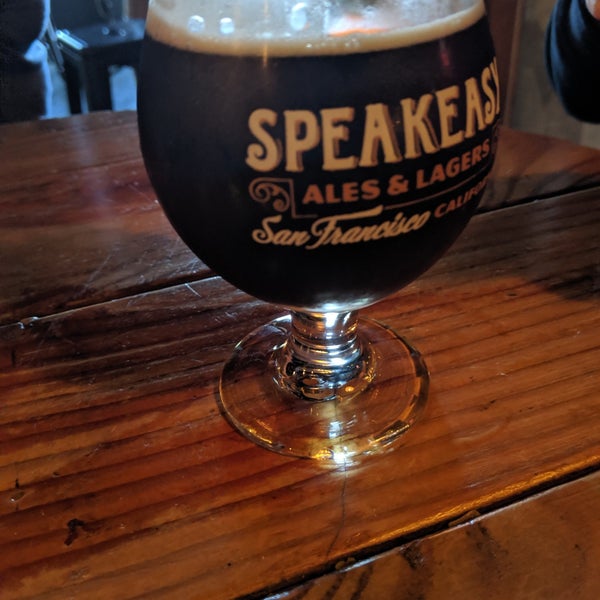 Foto tirada no(a) Speakeasy Ales &amp; Lagers por Joe P. em 6/2/2019