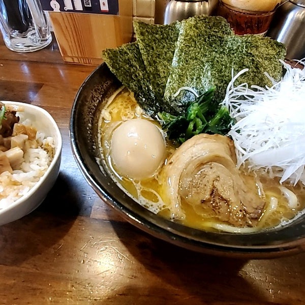 Photos At たくぞうのらーめん 72 Visitors Photos At たくぞうのらーめん 72 Visitors