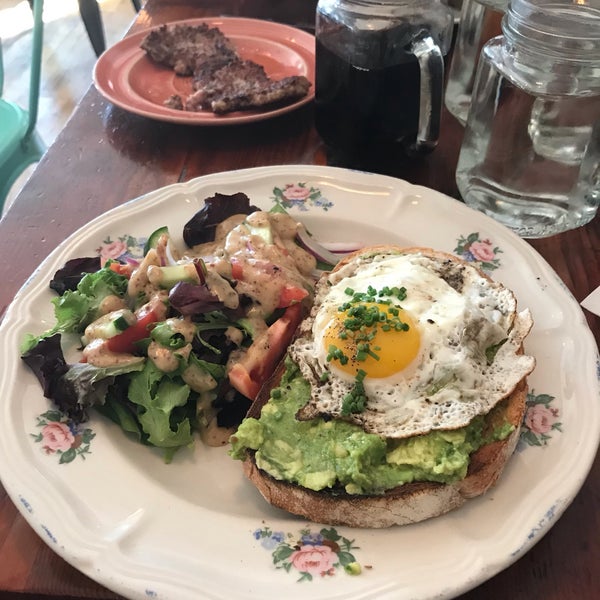 10/2/2019 tarihinde Lisa D.ziyaretçi tarafından Little Spoon Cafe'de çekilen fotoğraf