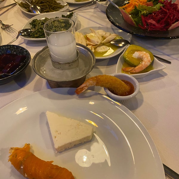 Снимок сделан в Sardina Balık Restaurant пользователем MERVE A. 4/12/2021