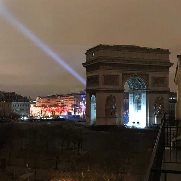 Das Foto wurde bei Hôtel Splendid Étoile von Kevin M. am 12/31/2018 aufgenommen