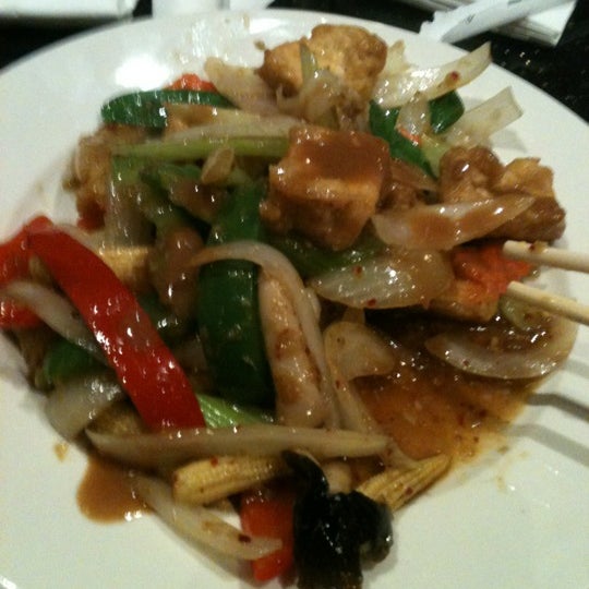 11/21/2012 tarihinde Matthew H.ziyaretçi tarafından Pho Hoa Restaurant'de çekilen fotoğraf