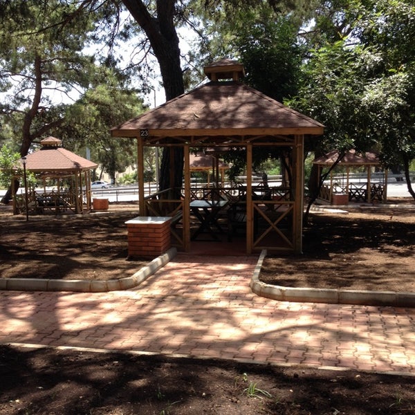 tahtakale park restaurant ve piknik alani kepez antalya da yemek alani
