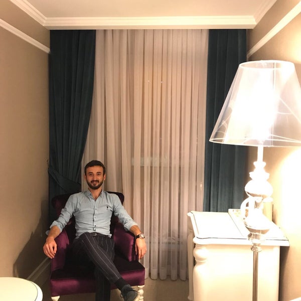 Foto diambil di Metropolitan Hotel Taksim oleh Ramazan S. pada 2/22/2018