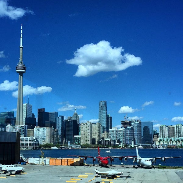 Foto tomada en Billy Bishop Toronto City Airport Ferry  por Hael F. el 8/3/2015