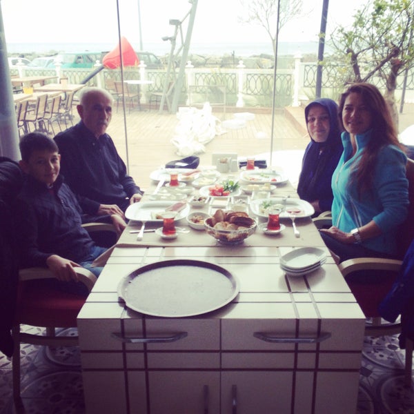 Das Foto wurde bei Lebnaan von Çiğdem U. am 3/8/2015 aufgenommen