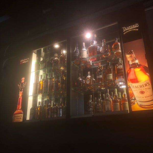 9/7/2019 tarihinde Takahiro M.ziyaretçi tarafından The Whisky Bar KL'de çekilen fotoğraf
