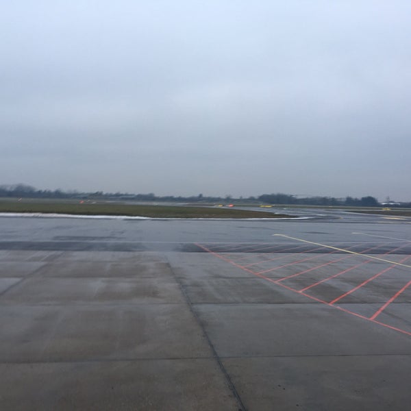 Foto scattata a Aéroport Strasbourg-Entzheim (SXB) da Vincent S. il 12/18/2017