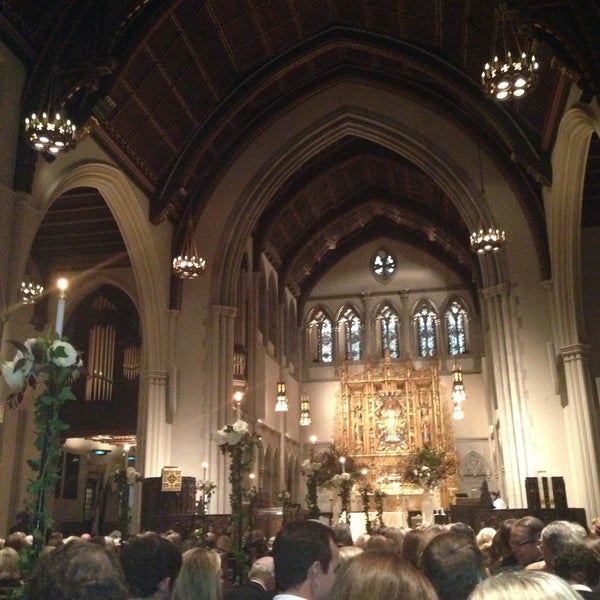 Foto scattata a St James Church (Episcopal) da Ali W. il 10/5/2013