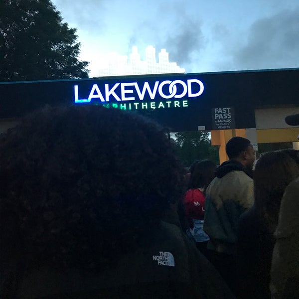 Photo taken at Lakewood Amphitheatre by Monique S. on 5/6/2017
