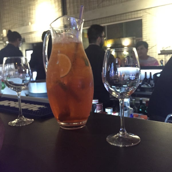 Foto scattata a Moony: Food, Drinks and Style da André S. il 9/6/2015