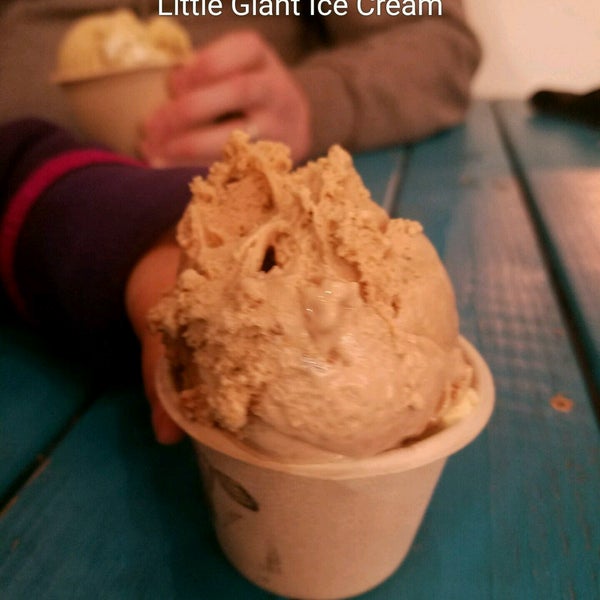 Photo taken at Little Giant Ice Cream by Mortiche W. on 2/26/2017