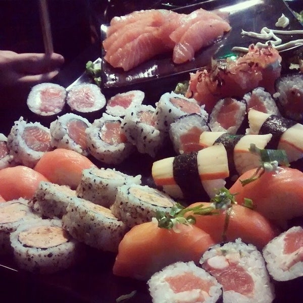 Photo taken at Hamadaya Sushi Bar by Andressa T. on 6/19/2014