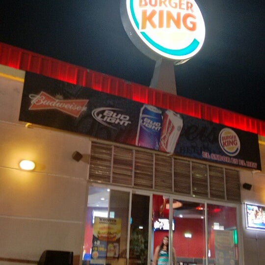 Photo taken at Burger King by Daniel E. on 2/19/2015