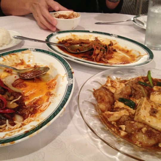 12/4/2012 tarihinde Kevin L.ziyaretçi tarafından Hangen Szechuan Restaurant'de çekilen fotoğraf
