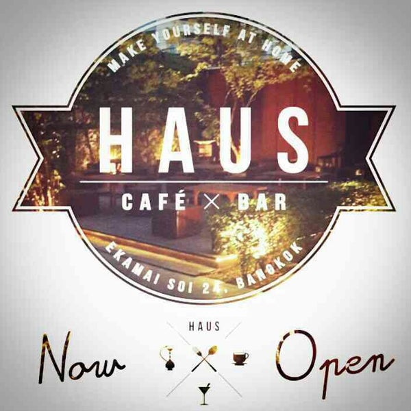 Foto scattata a HAUS - Café × Bar da Haus C. il 1/8/2014
