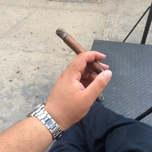 9/5/2014にNacer N.がOK Cigarsで撮った写真