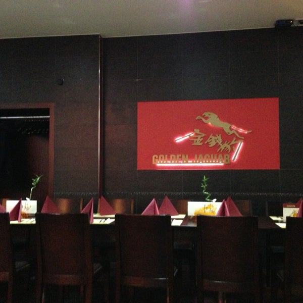 Photo prise au WOK Restaurant Golden Jaguar par Sebastian K. le1/19/2013