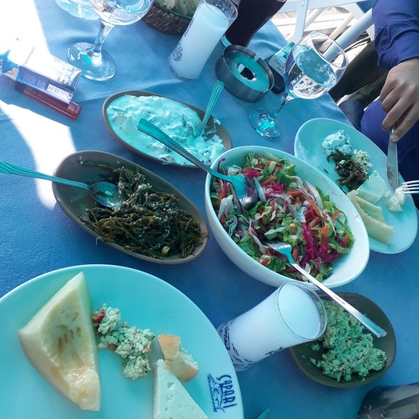 Foto scattata a Çapari Restaurant da Cumhuriyet K. il 7/15/2019
