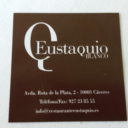 รูปภาพถ่ายที่ Restaurante Eustaquio Blanco โดย Luis D. เมื่อ 3/23/2014