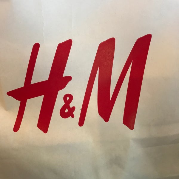 H&M Clothing Store in Del Amo Fashion Center