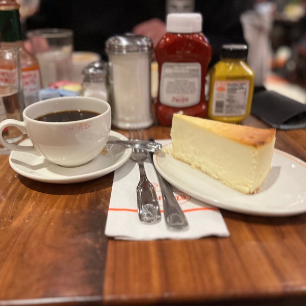 Photo taken at Junior&#39;s Restaurant &amp; Bakery by Esther H. on 5/5/2024