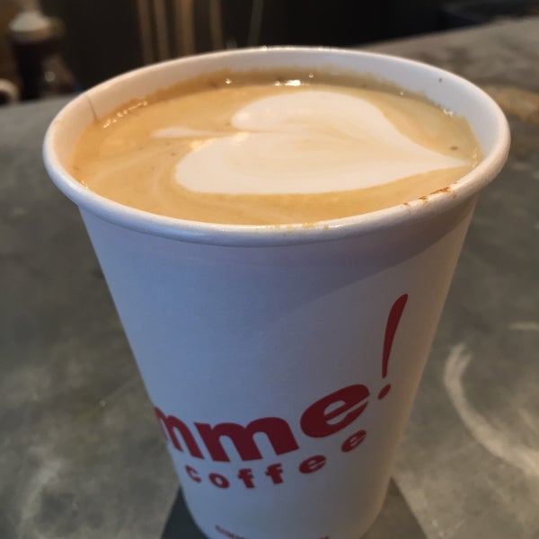 Foto tirada no(a) Gimme! Coffee por Noren K. em 10/24/2016
